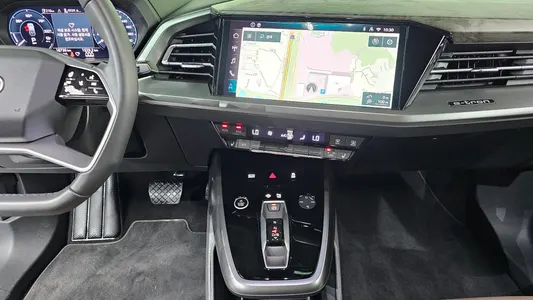 Audi Q4 e- (F4) 45 2025 12