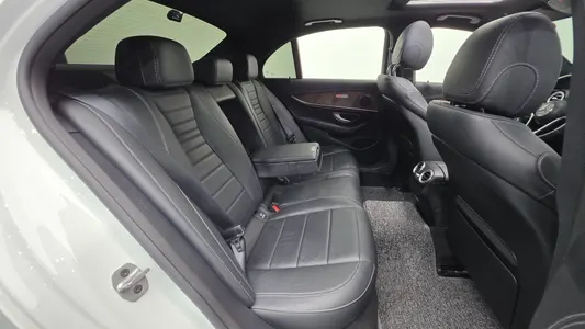 Mercedes-Benz E-Class W213 E250 2021 32