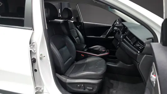 Kia 니로 플러스 2022 26