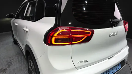 Kia 니로 플러스 2022 23
