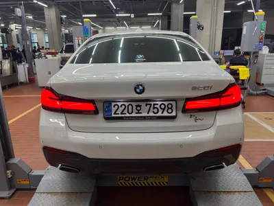 BMW 5 Series (G30) 520i M 2023 4