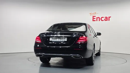 Mercedes-Benz E-Class W213 E300 4MATIC 2018 4
