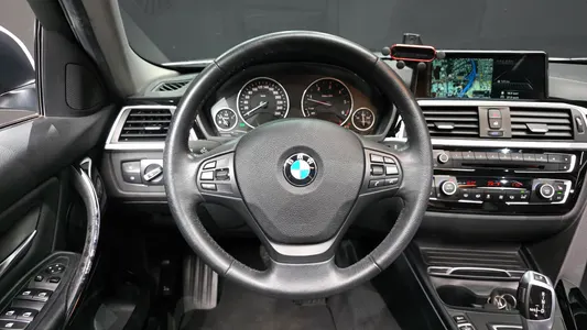 BMW 3 Series (F30) 320d 2015 12