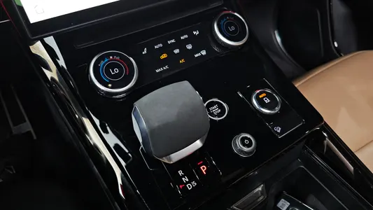 Land Rover 3 D300 HSE 2023 9
