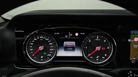 Mercedes-Benz E-Class W213 E220d 4MATIC 2017 7