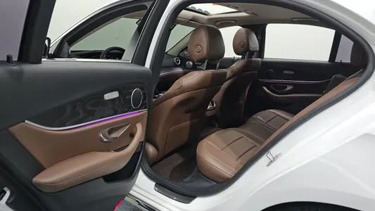 Mercedes-Benz E-Class W213 E220d 4MATIC 2017 26