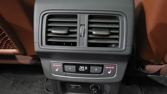 Audi Q5 (FY) 45 TFSI 2023 36