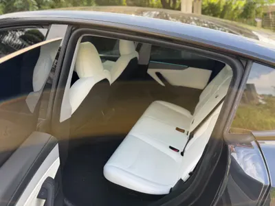 Tesla Y AWD 2025 9