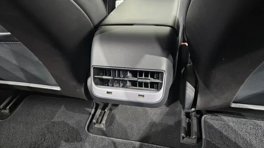 Tesla 3 AWD 2020 37