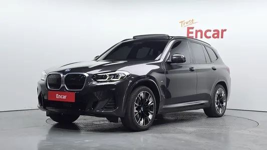 BMW iX3 M 2022