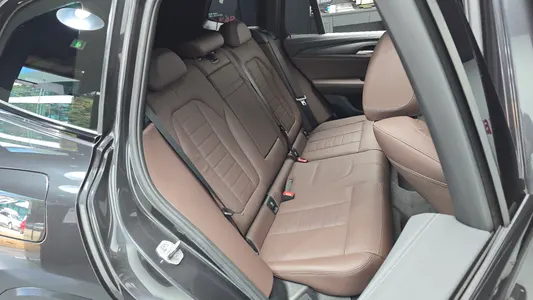 BMW iX3 M 2022 11