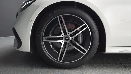 Mercedes-Benz E-Class W214 E200 AMG Line 2026 5