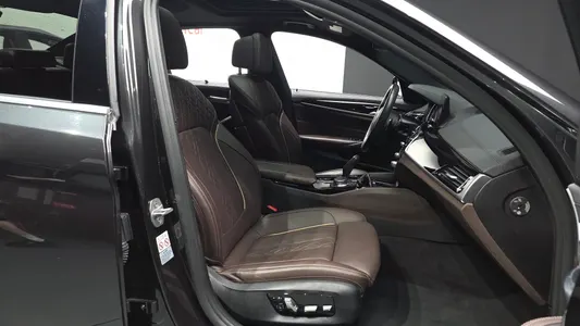 BMW 5 Series (G30) 530i xDrive M 2018 11