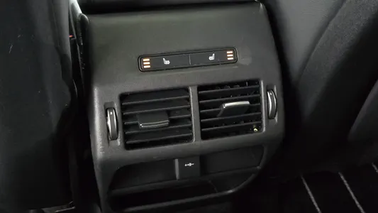 Land Rover 2 D180 S 2020 32