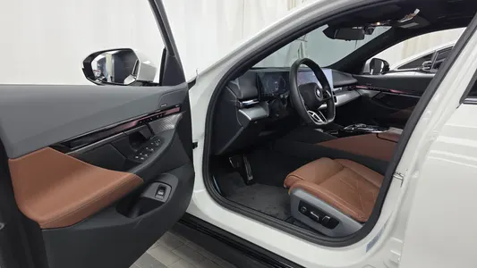 BMW 5 Series (G60) 530i xDrive M 2023 10
