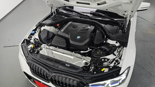 BMW 3 Series (G20) 320i M 2025 6
