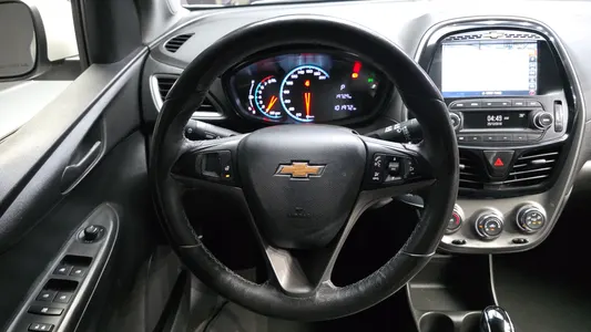 Chevrolet Spark LT 2019 13