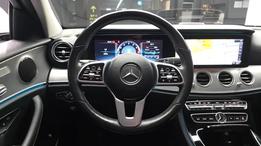 Mercedes-Benz E-Class W213 E300 2019 13