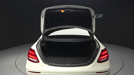 Mercedes-Benz E-Class W213 E300 2019 28