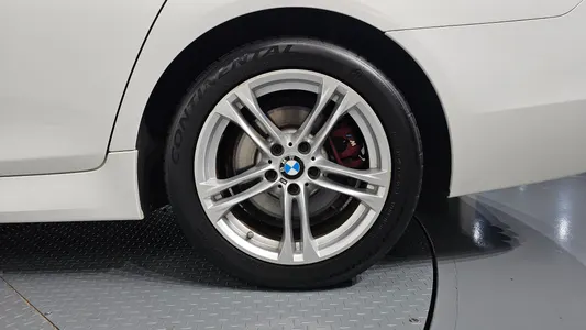 BMW 5 Series (F10) 520d M 2016 21