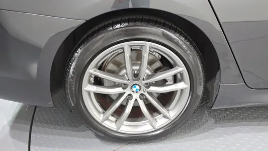 BMW 5 Series (G30) 520i M 2020 4