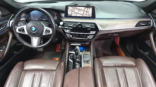 BMW 5 Series (G30) 520i M 2020 6