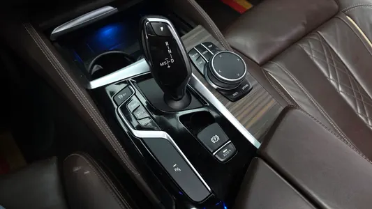 BMW 5 Series (G30) 520i M 2020 8