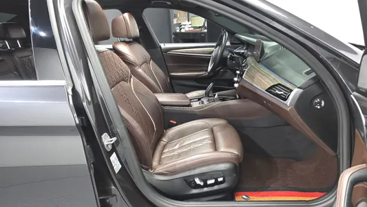 BMW 5 Series (G30) 520i M 2020 10