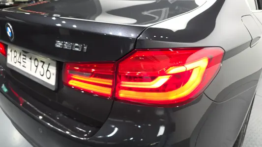 BMW 5 Series (G30) 520i M 2020 23
