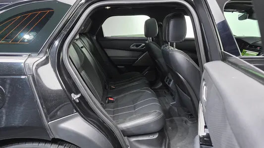 Land Rover 레인지로버 벨라 3.0 D300 R- SE 2017 12