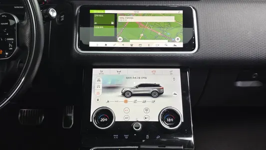 Land Rover 레인지로버 벨라 3.0 D300 R- SE 2017 14