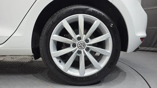 Volkswagen 7 2.0 TDI 2015 21