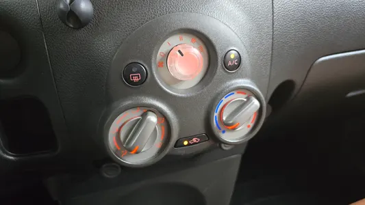 Nissan 큐브 1.8 S 2014 28
