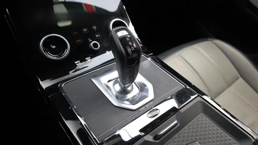 Land Rover 2 D180 2019 9