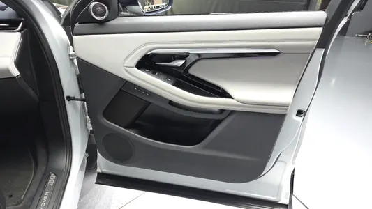 Land Rover 2 D180 2019 24