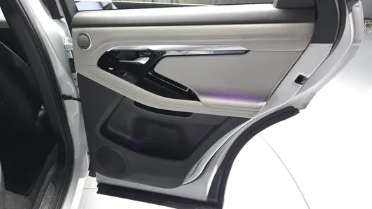 Land Rover 2 D180 2019 25