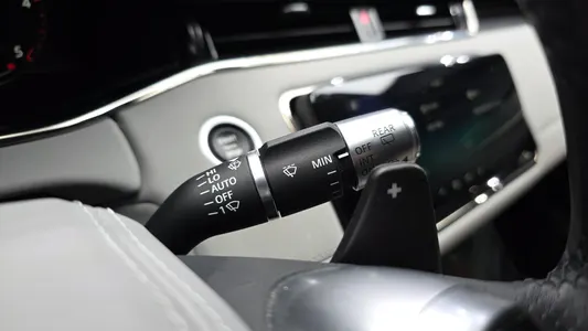 Land Rover 2 D180 2019 27