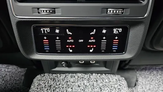 Audi Q8 (4M) 55 TFSI 2022 32