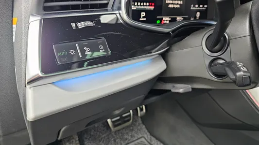 Audi Q8 (4M) 55 TFSI 2022 27