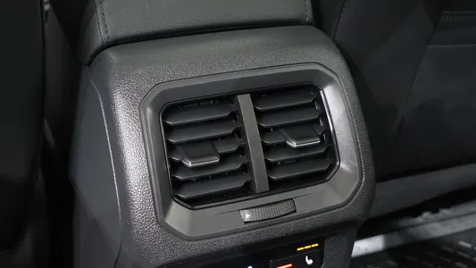 Volkswagen 2 2.0 TDI 2020 29