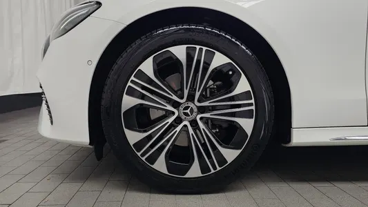 Mercedes-Benz E-Class W214 E220d 4MATIC 2024 4