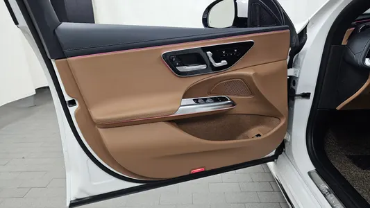 Mercedes-Benz E-Class W214 E220d 4MATIC 2024 24