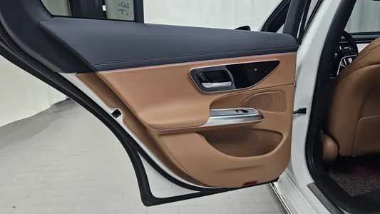 Mercedes-Benz E-Class W214 E220d 4MATIC 2024 25