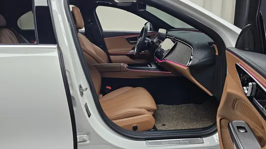 Mercedes-Benz E-Class W214 E220d 4MATIC 2024 26