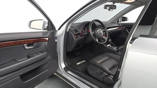 Audi A4 2.0 2005 10