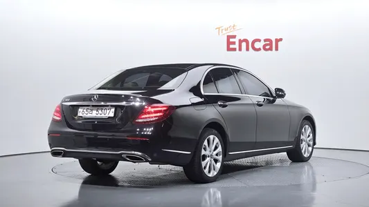 Mercedes-Benz E-Class W213 E300 4MATIC 2018