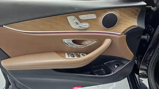 Mercedes-Benz E-Class W213 E300 4MATIC 2018 24