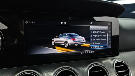 Mercedes-Benz E-Class W213 E200 2018 14