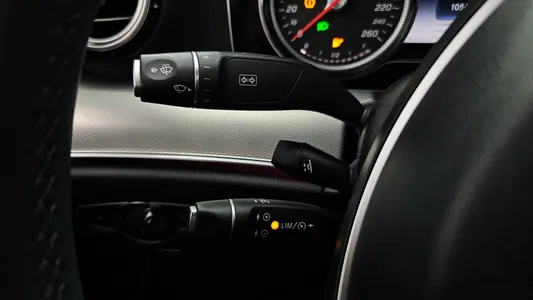 Mercedes-Benz E-Class W213 E200 2018 28