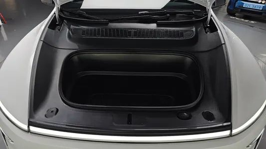 Tesla Y RWD 2026 6